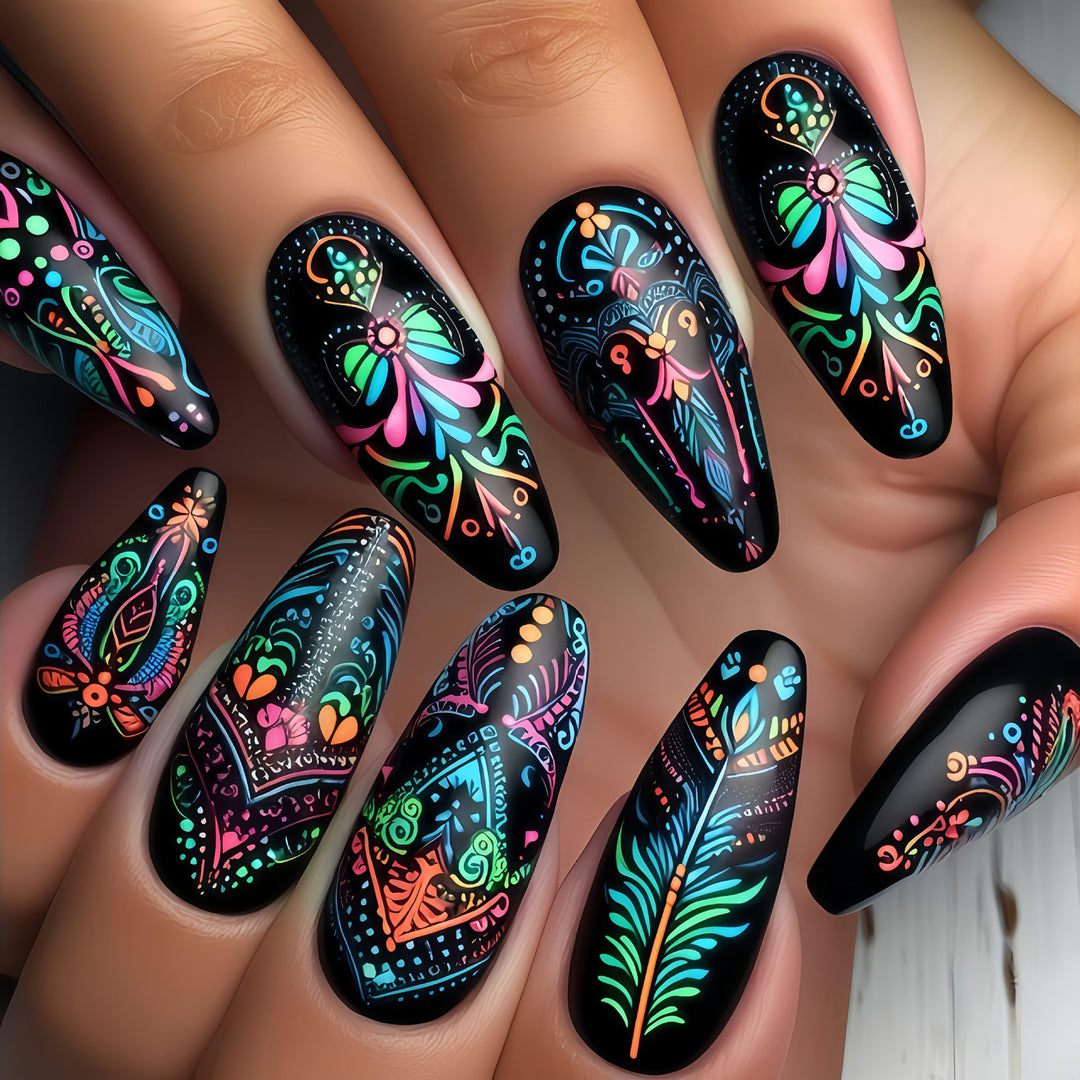 Nail set with elegant glitter design Bowlift