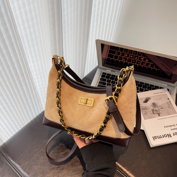 Elegant Quilted Chain Crossbody Bag Bowlift