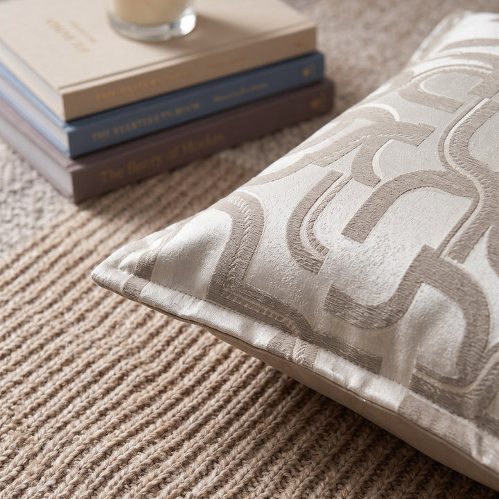 Woven decorative pillow with elegant pattern