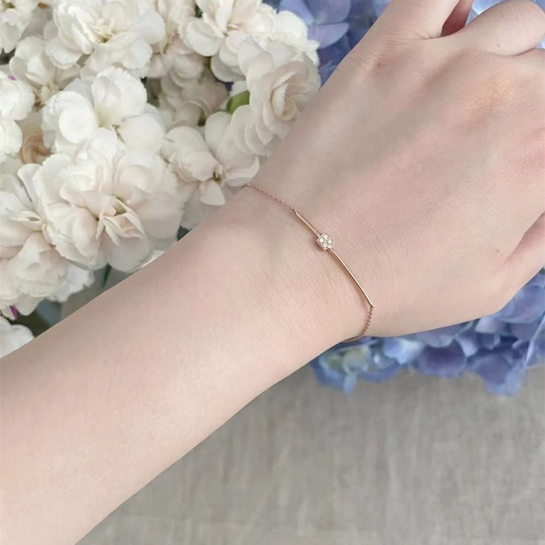 Delicate Bar Chain Bracelet Bowlift