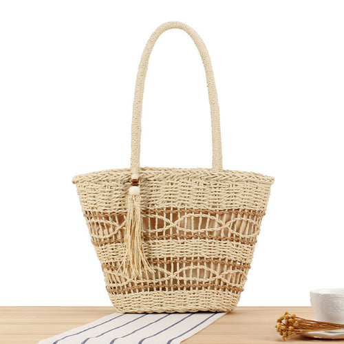 Handmade tote bag with decorative fringes Bowlift