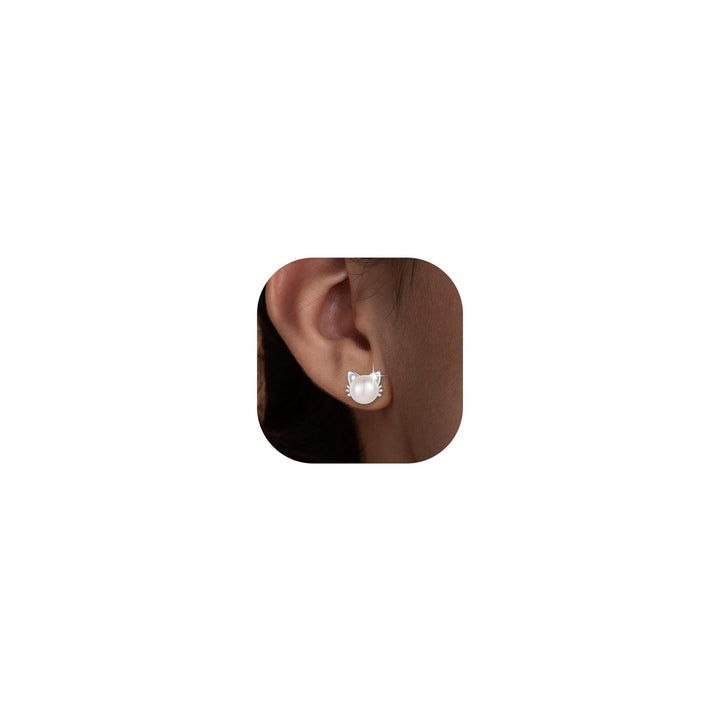 Playful Cat Dangle Earrings Bowlift