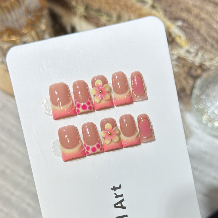 Creative Floral Nail Art Press-On Set