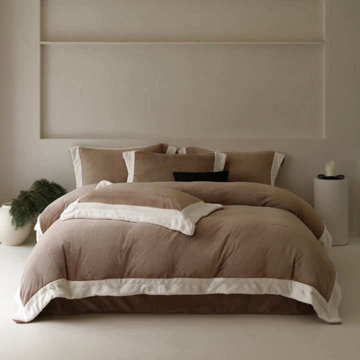 Reversible Stonewashed Cotton-Linen Duvet Cover Set with Oversized Border and Hidden Zipper