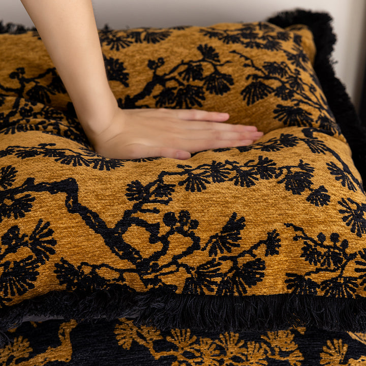 Luxurious decorative pillow with floral design