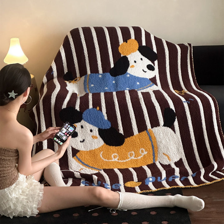 Plush Tree-Pattern Chenille Throw Blanket