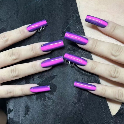 Glamorous artificial nails with high-gloss effect Bowlift