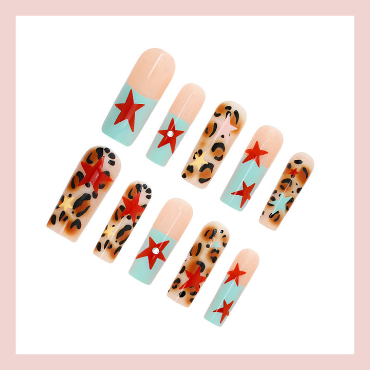 Nail set with trendy leopard and star design Bowlift