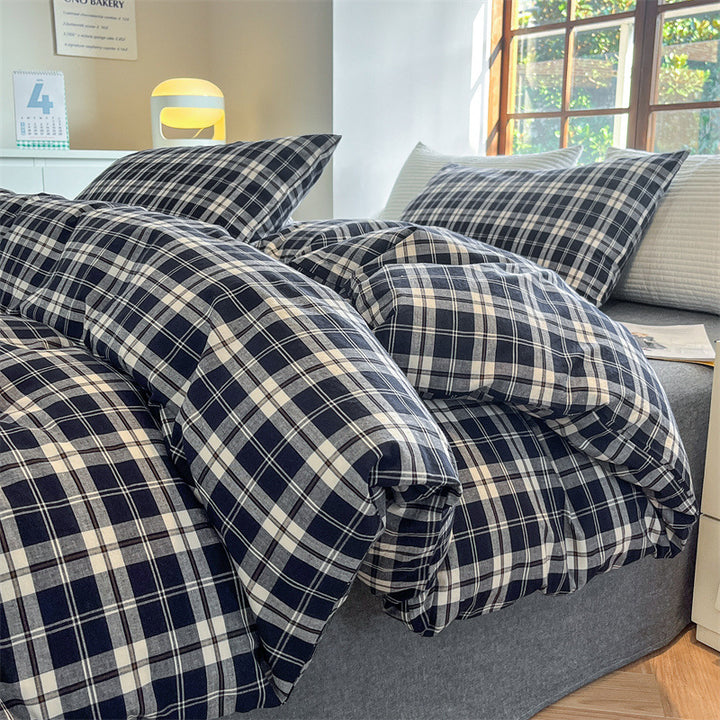 Cotton Renforcé bedding set with classic check pattern