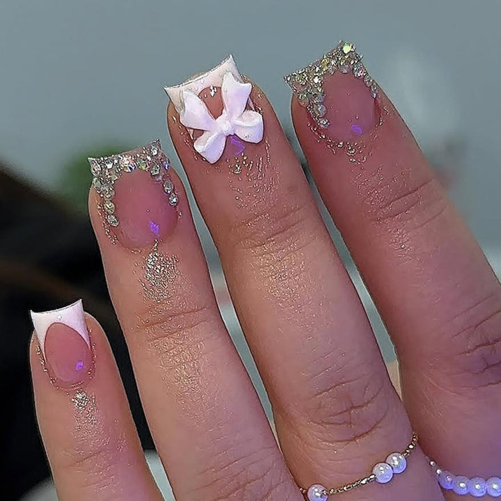 Artificial Nail Set with Glamorous Embellishments Bowlift