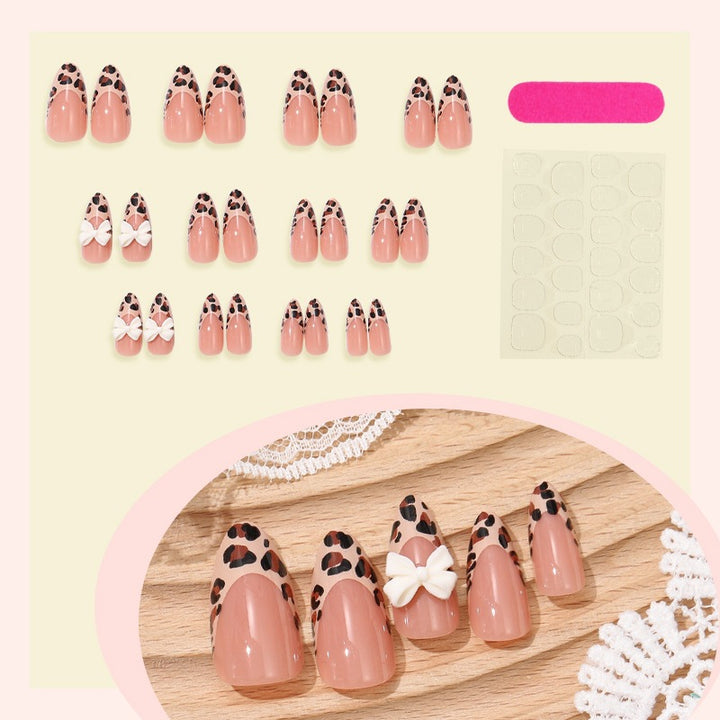 Acrylic nail set with glamorous leopard patterns Bowlift
