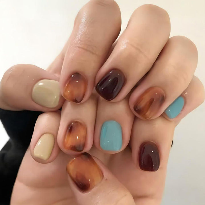Artificial nails with elegant ombre effect Bowlift