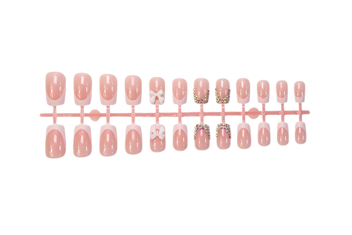 Artificial Nail Set with Glamorous Embellishments Bowlift