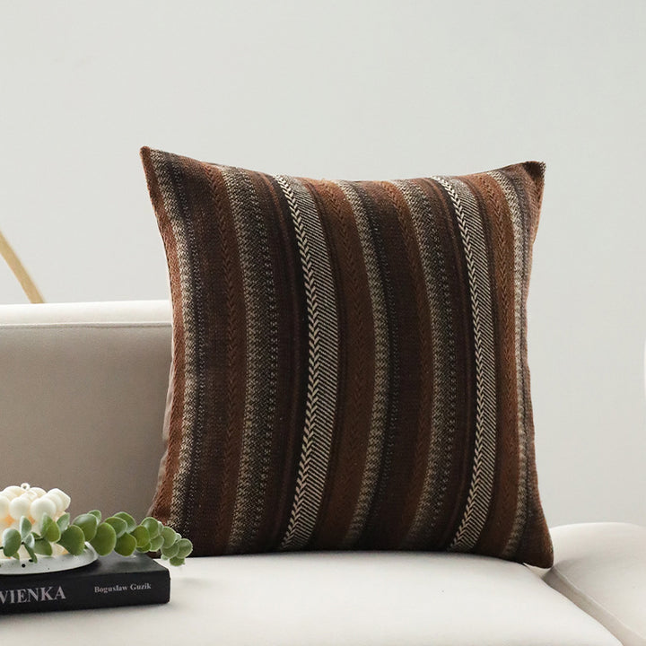 Square cushion cover with woven stripe and chenille structure Bowlift