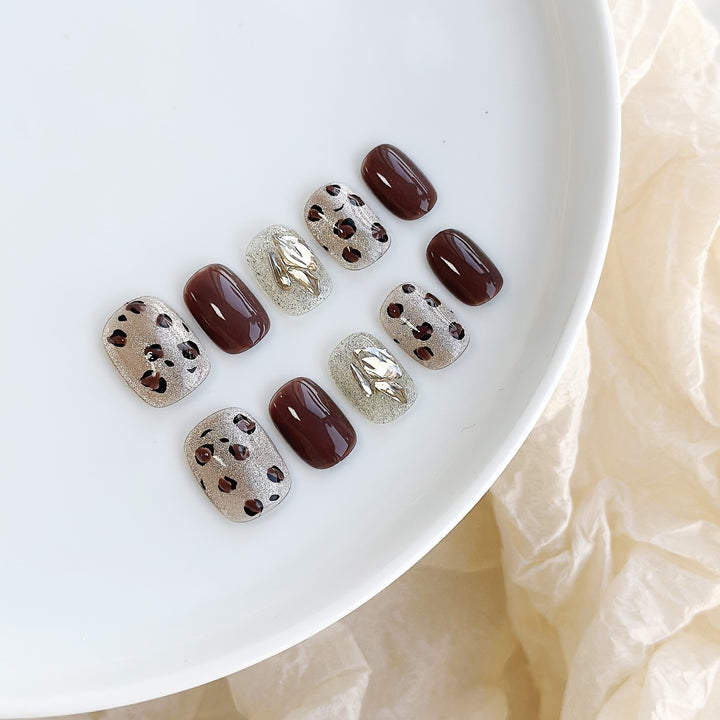 Chic Leopard Print Press-On Nail Set