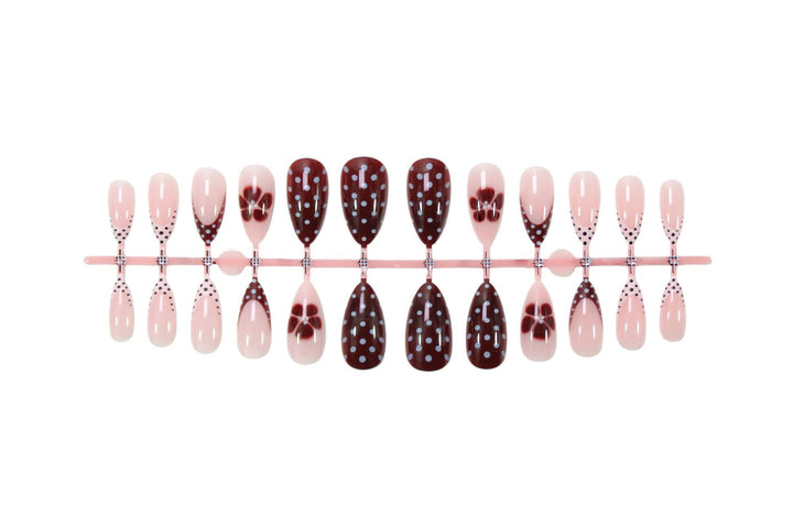 Artificial nail set with sweet chocolate and flower designs Bowlift