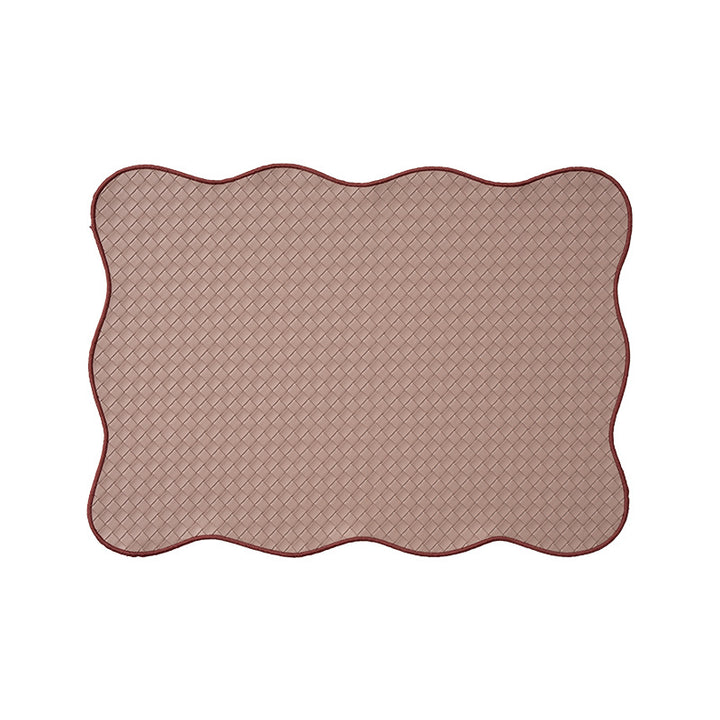 Table mat made of microfiber with wavy hem