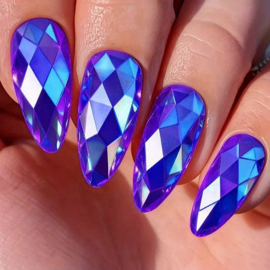 Artificial nails with faceted crystal design Bowlift