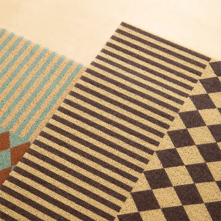 Coconut fiber doormat with stripe and diamond pattern Bowlift