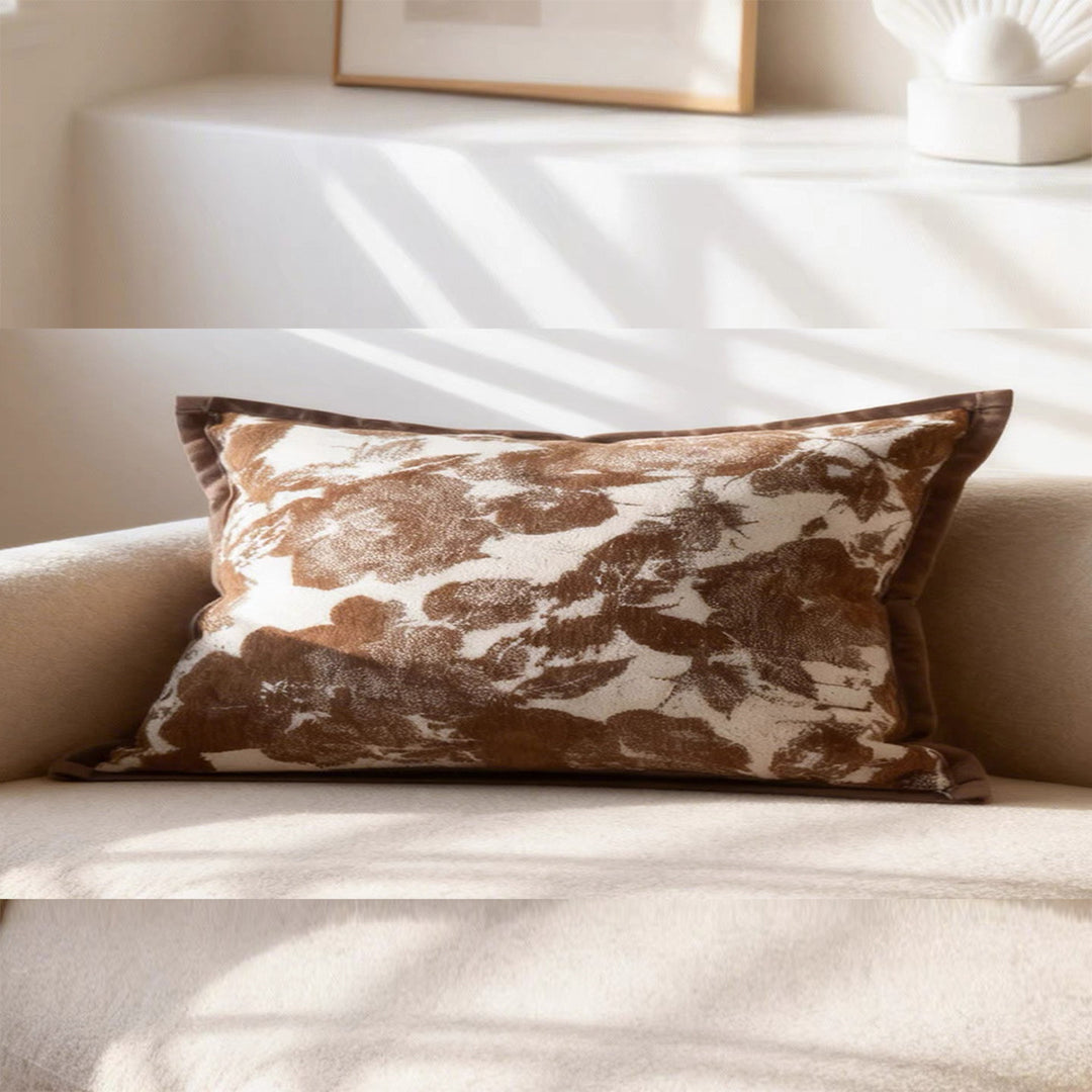 Decorative cushion made of luxurious faux fur