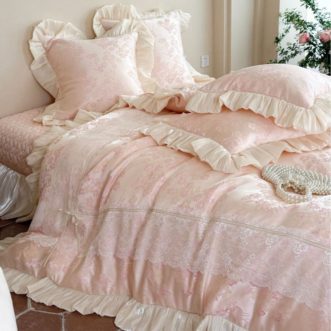 Luxurious satin bedding set with floral jacquard structure, frill and lace trim