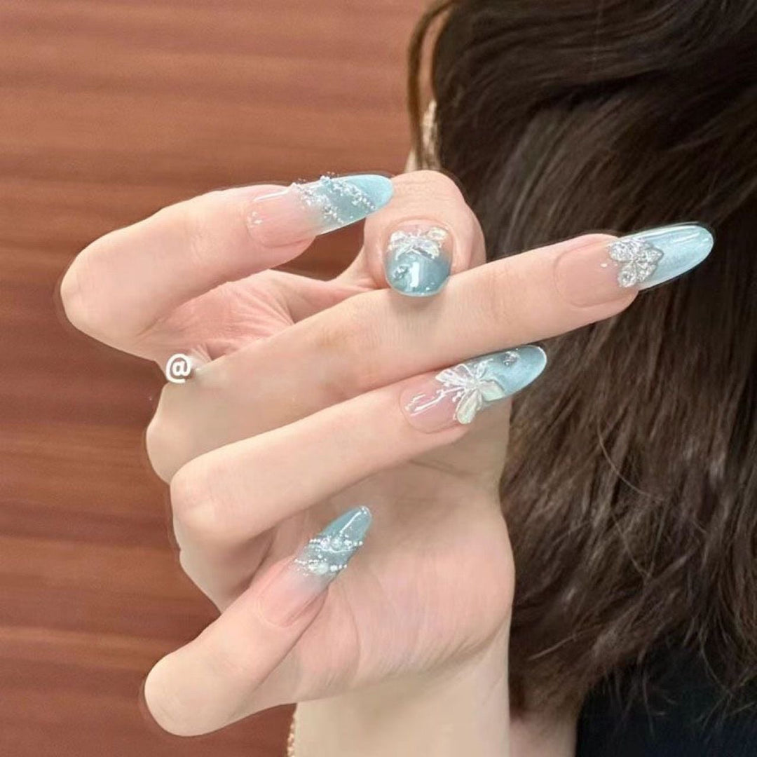 Glamorous artificial nails