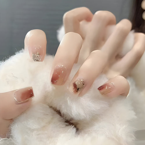 Elegant Nail Art with Glitter and Stylish Accents Bowlift