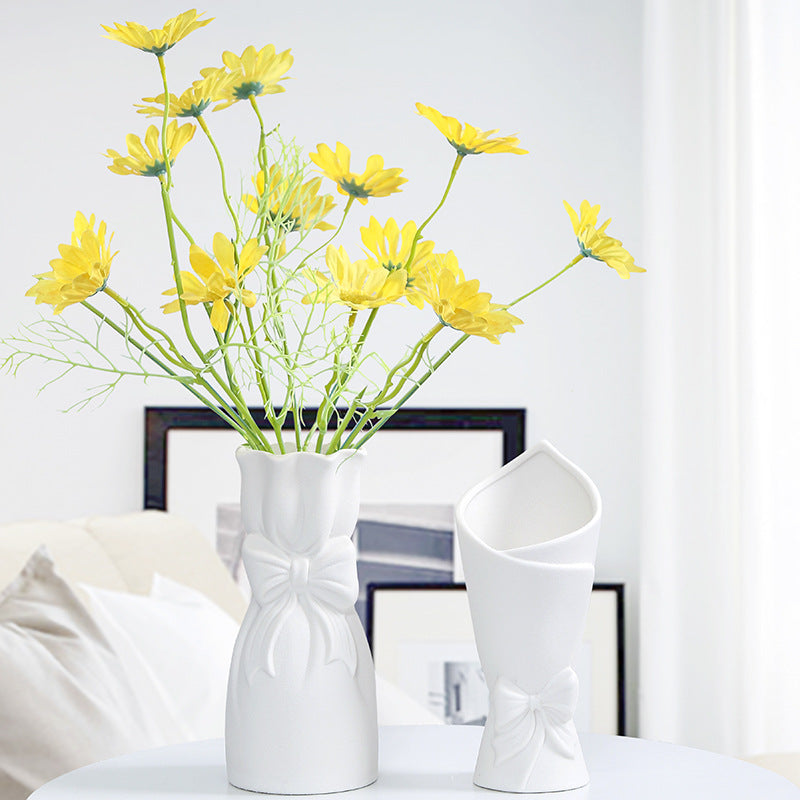 Decorative Bow Vase Bowlift