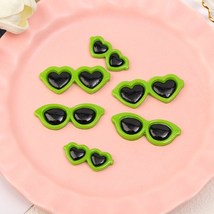 Decorative Heart-Shaped Sunglasses Clips Bowlift