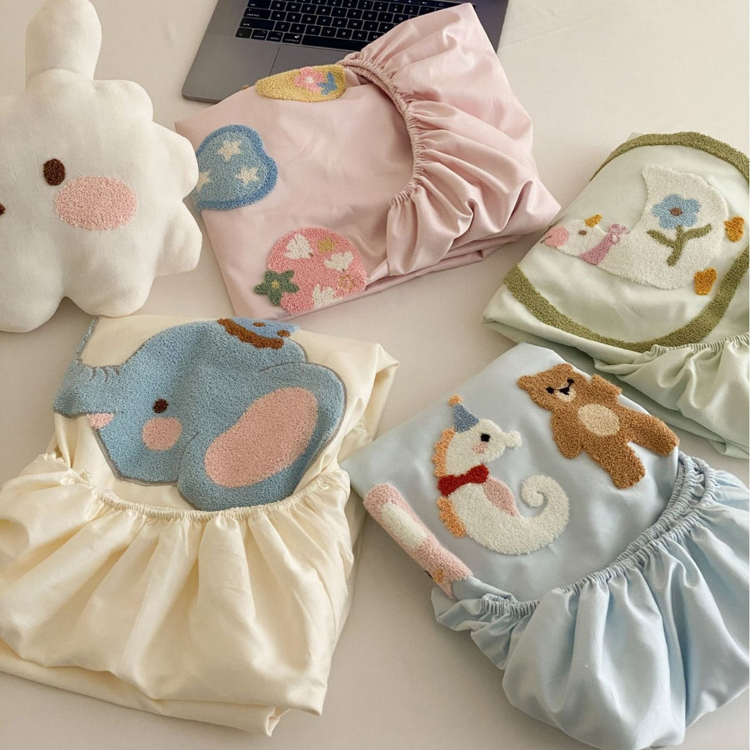 Kids Fitted Crib Mattress Sheet Set with Appliqué Pillow Covers
