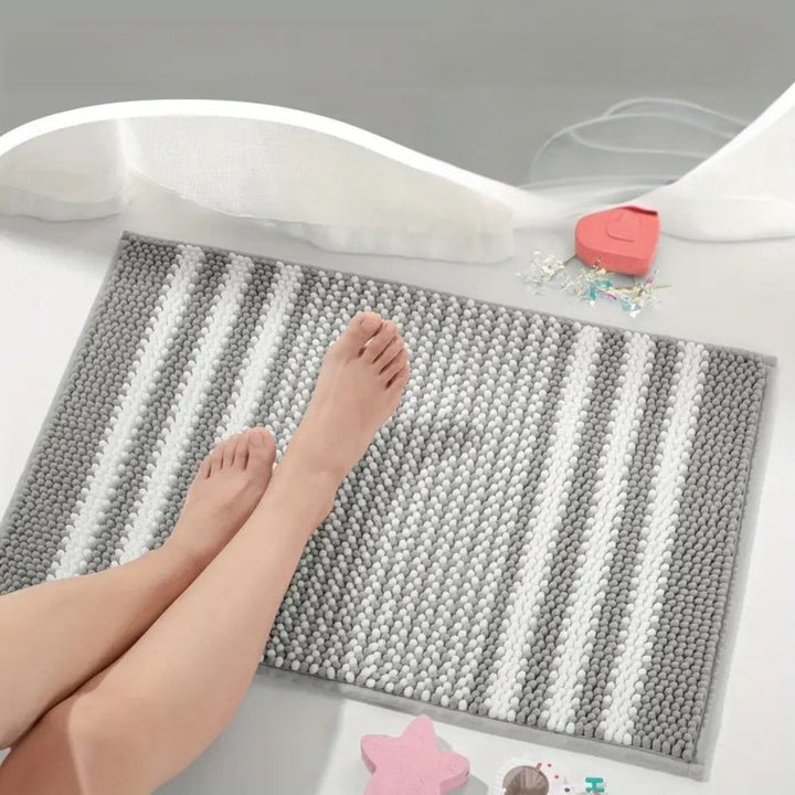 BowLift | Pebble-Knit Striped Chenille Bath Mat