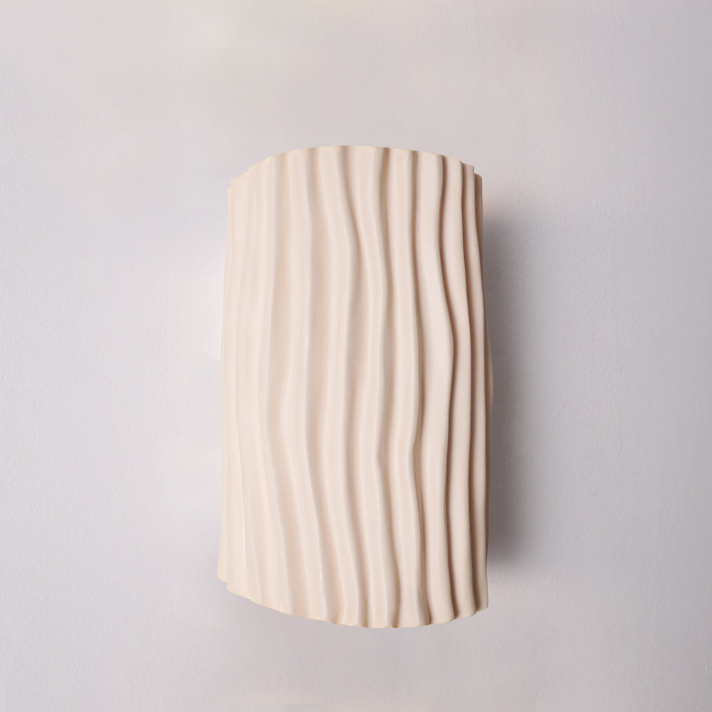 BowLift | NordicLuxe – Resin Wall Light with Warm and Inviting Glow