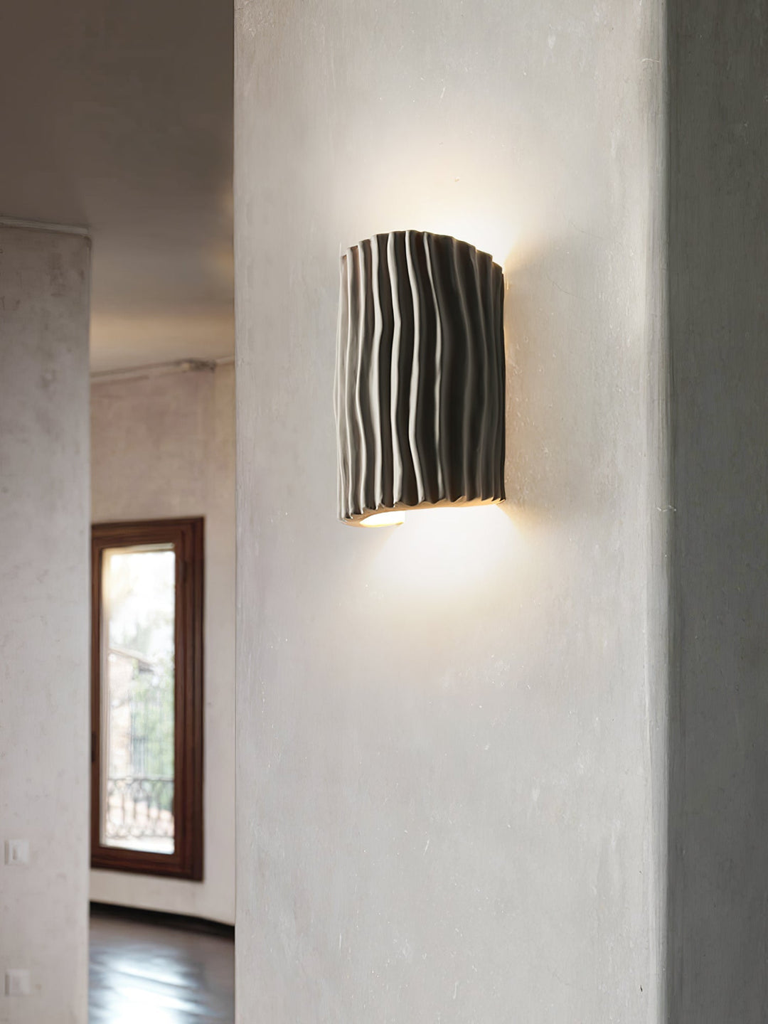 BowLift | NordicLuxe – Resin Wall Light with Warm and Inviting Glow