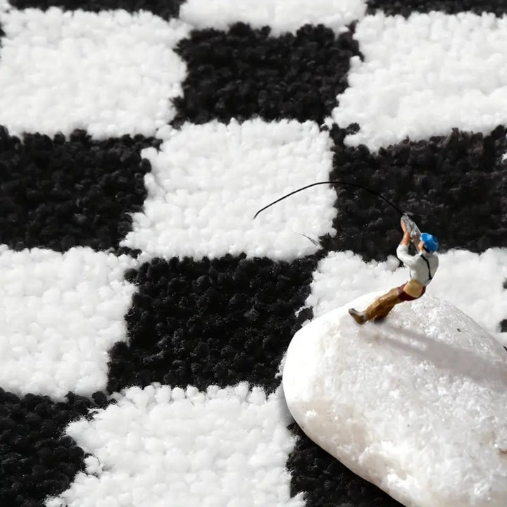 BowLift | Plush Checkered Grid Bath Mat
