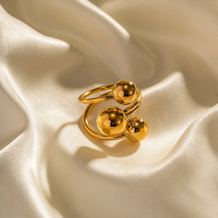BowLift | 18k Bold Three Ball Open Ring