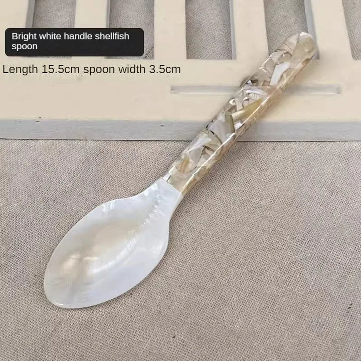 BowLift | Natural Pearl Shell Moonlight Snail Spoon