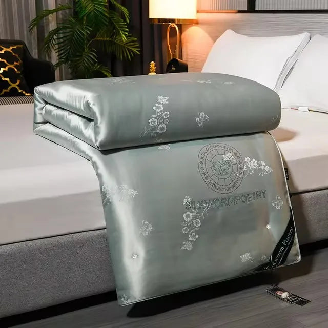 BowLift | Luxury Winter Duvet made of 100% Mulberry Silk