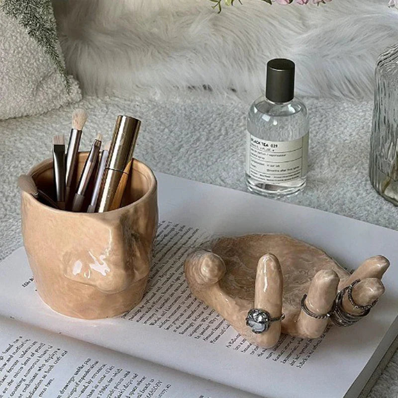 BowLift | Artistic Hand Grip Base Unique Coffee Mug