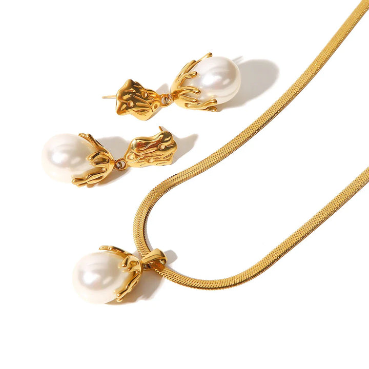 BowLift | 18k Blooming Pearl Necklace and Earrings