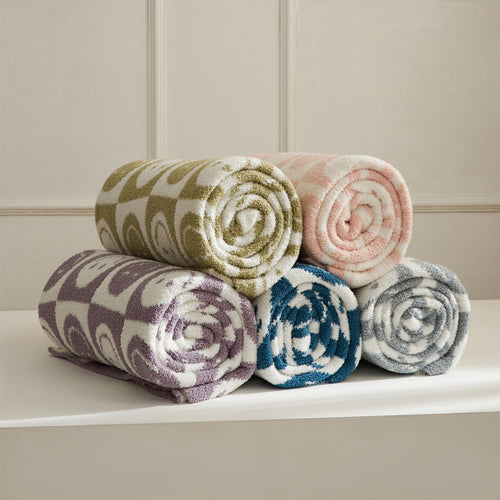 Smiley Checkered Blanket | Bowlift