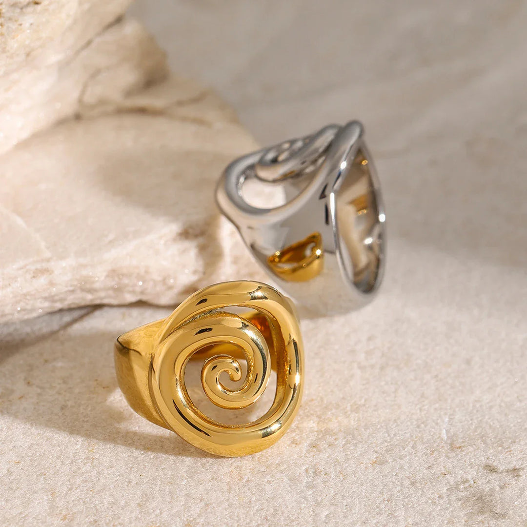 BowLift | 18k Spiral Statement Ring