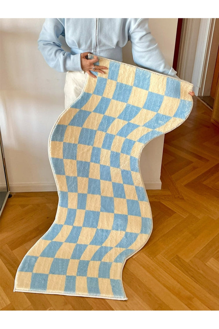 Chessboard pattern carpet | Bowlift