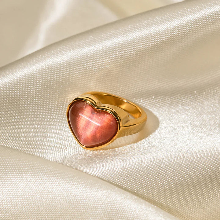 BowLift | Elegant Pink Heart Stone Ring