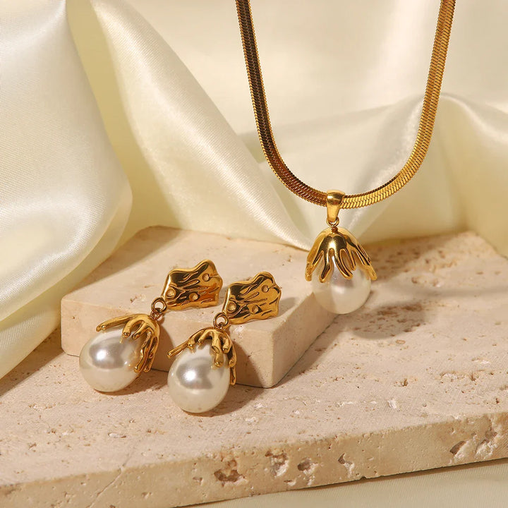 BowLift | 18k Blooming Pearl Necklace and Earrings
