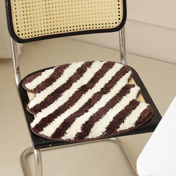 BowLift | Quilted striped chair cushion