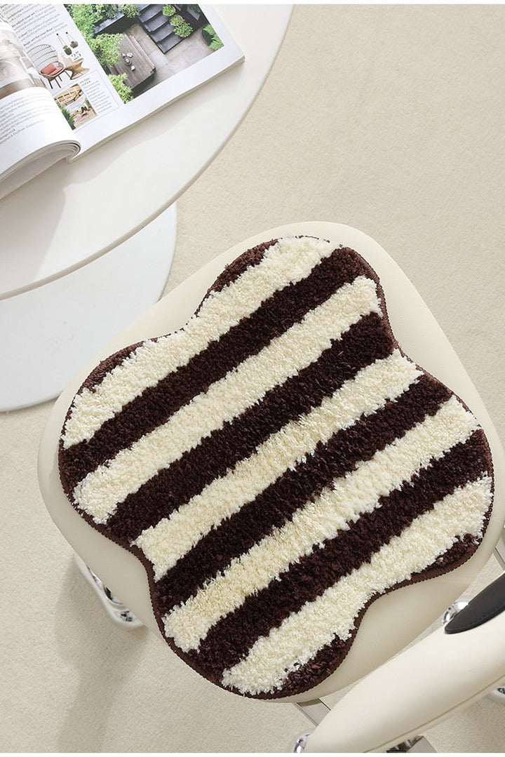BowLift | Quilted striped chair cushion