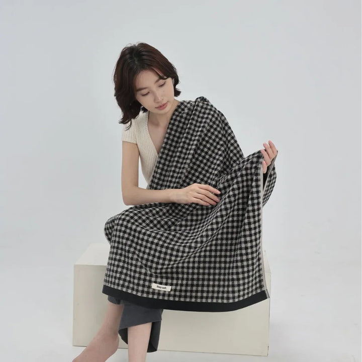 Retro Small Grid Cotton Towel – Soft & Absorbent Household Towel | Bowlift