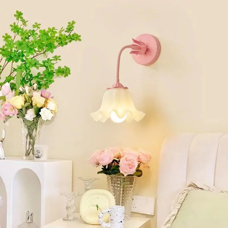 FrenchBloom - Elegant Wall Lamp with Flower Pattern Bowlift