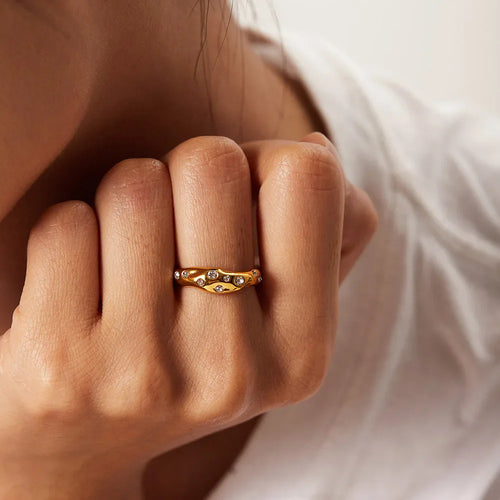 BowLift | Gold Diamond Embedded Ring