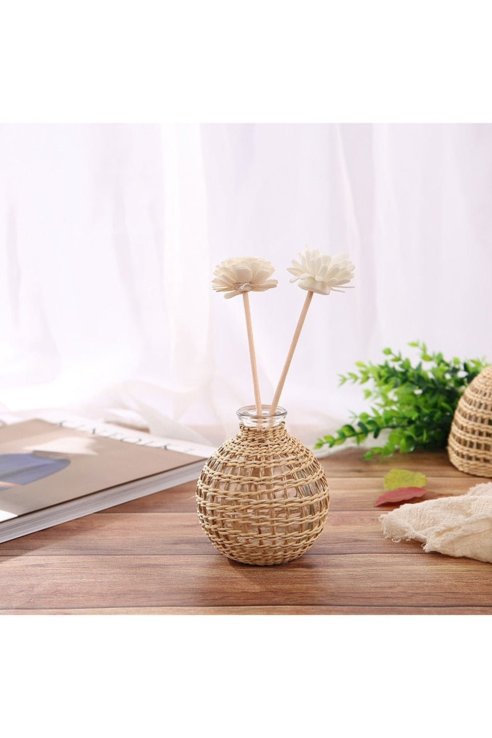 Akademie Rattan Glass Vases | Bowlift